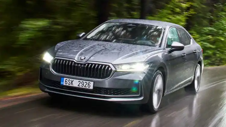 Škoda bets big on Saudi Arabia: new showrooms, digital experience and full model range for a booming market